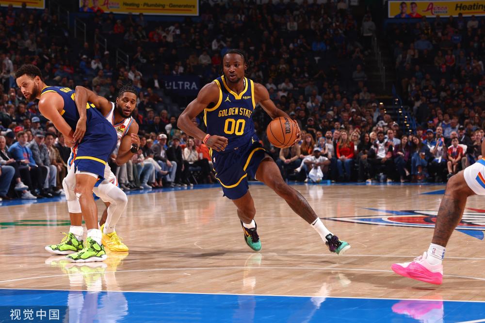 田径赛场上 田径赛场上