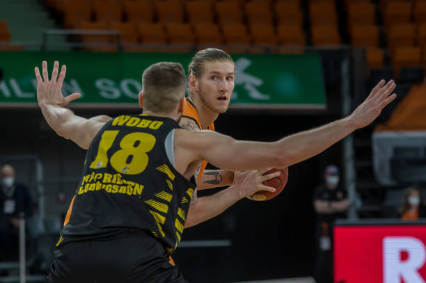 繁地使用 繁地使用